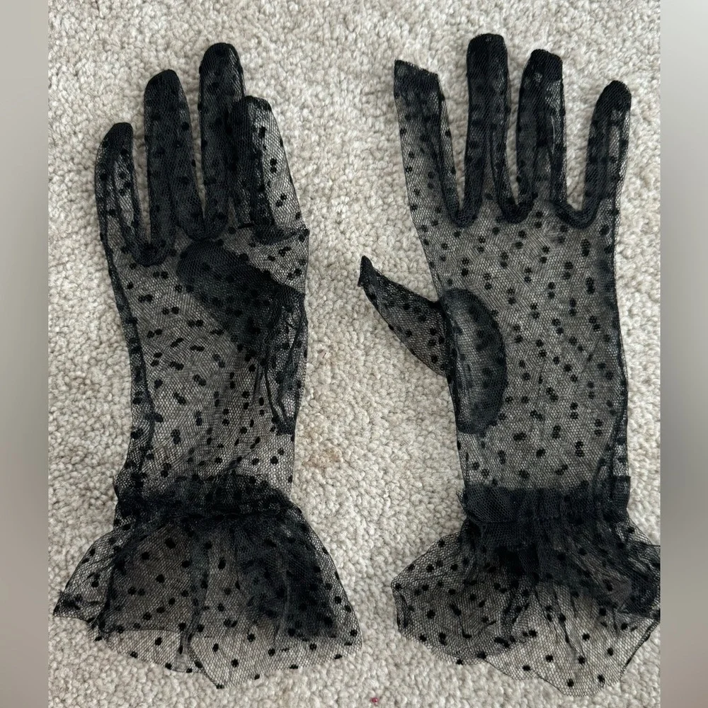 Zara brand new limited edition net gloves